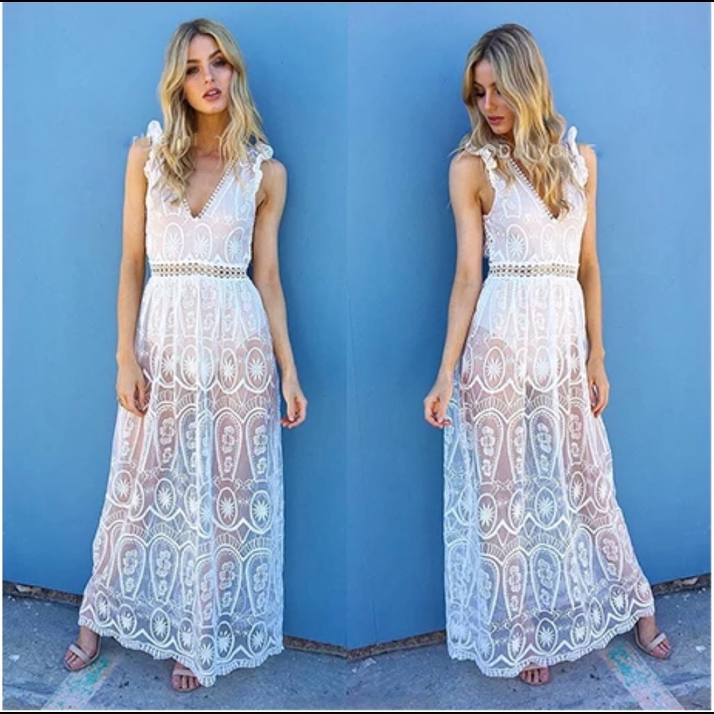 Breathtaking sheer lace open back dress w bodysuit - Picture 4 of 7